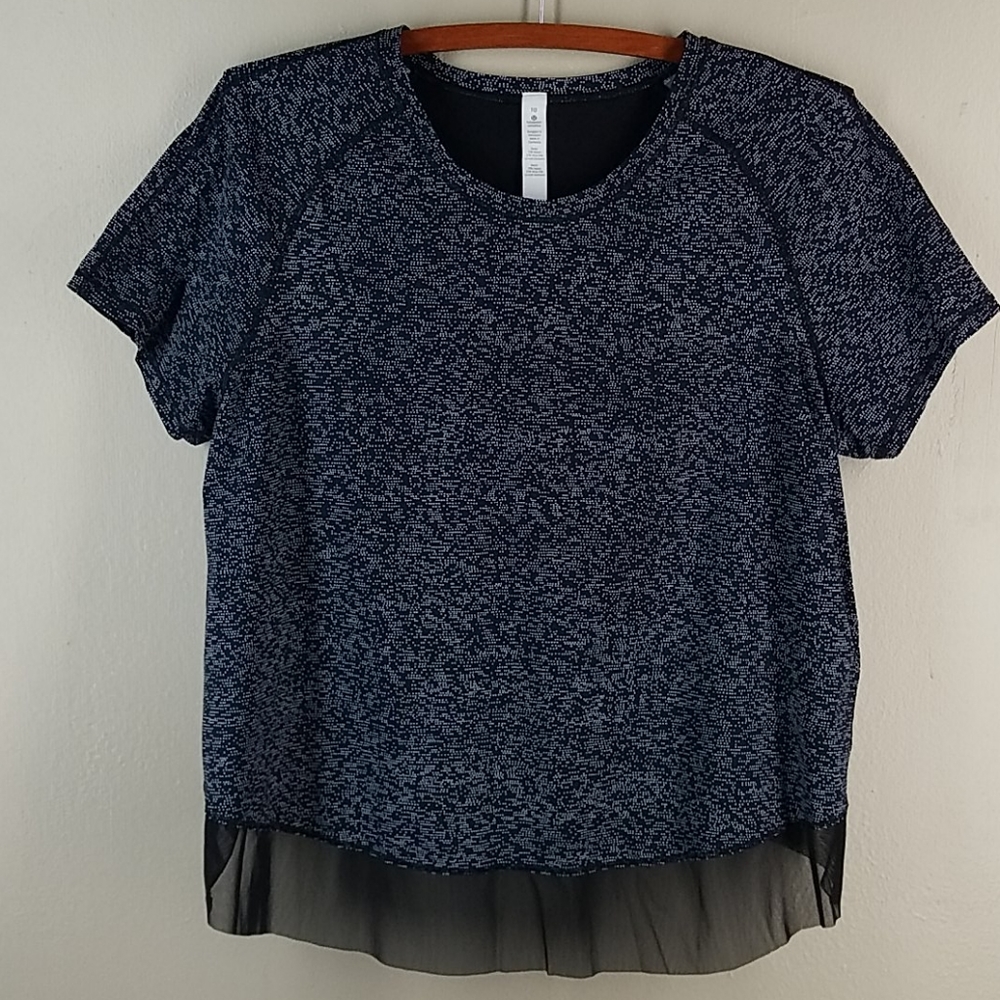 Lululemon 10 Quick Pace Short Sleeve Soundwave